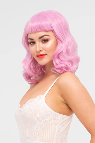 Perruque rose pin-up pour changer de tête sans abîmer vos cheveux avec des crans