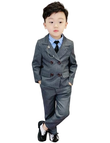 Costume rayé garçon idéal pour un dîner élégant en famille