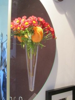 Gadjit Vinyl Window Vase Single Stem Style -- Suctions To Windows And Mirrors, Holds 1 Stem, Greenery, And Water, Clear Flexible Vinyl #TOP2