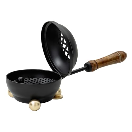 Räucherpfanne aus Eisen mit HOLZGRIFF – kleines RÄUCHERPÄNNCHEN Ø 8 cm mit SIEBEINSATZ – ca. 22 cm lang – schwarz mit goldlackierten Füßen – handgefertigtes RÄUCHERZUBEHÖR von MaMeMi