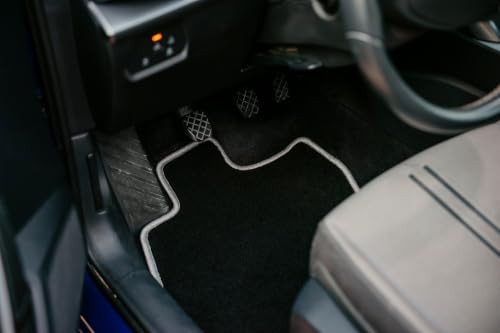 Dywaniki welurowe kompatybilne z Opel Insignia A FL 2013-2017, CARLUX | nadwozie: sedan/liftback/kombi; gęsty welur (po