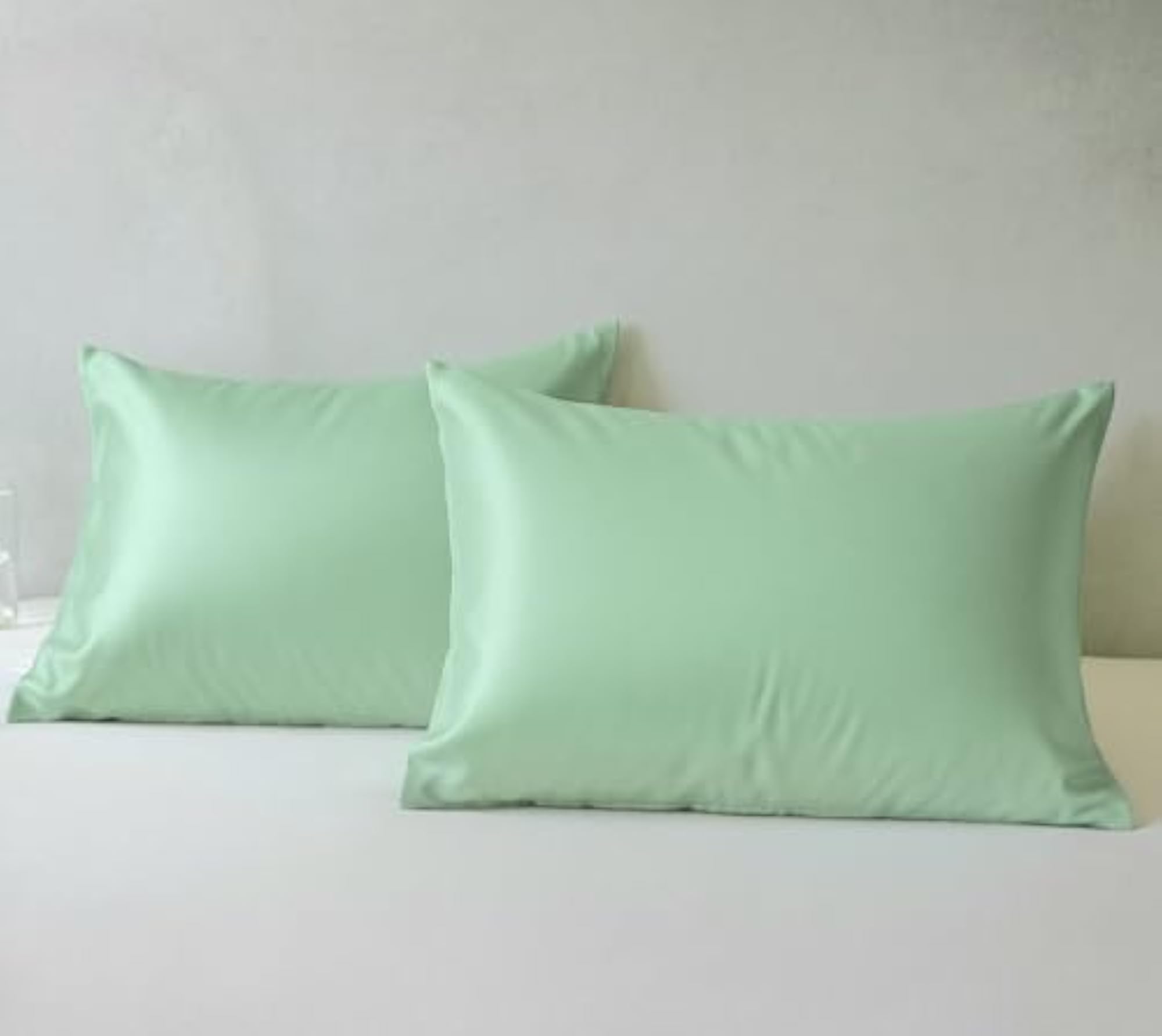 100% Pillow Cover with Hidden Zipper Closure