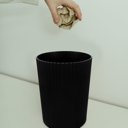 Basurero de plástico 5 galones negro mediano para baño y cocina miniatura 5