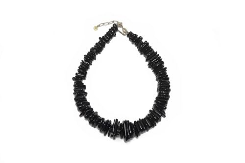 Collier onyx noir imposant chic pour être la plus élégante lors d'un vernissage