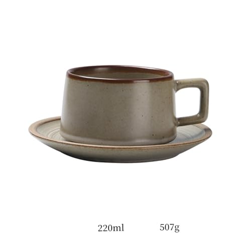 Taza de café de cerámica tradicional con platillo para desayuno 3