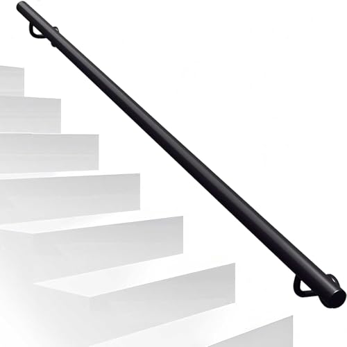 Main courante en fer forgé noir pour sécuriser l'escalier extérieur