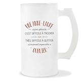 Idéal pour savourer une bière fraiche et profiter de l'apéro. Cette chope en verre givré RECTO / VERSO est l'Idée Parfaite pour faire plaisir ! Collègue de travail, ami ou famille, tous seront comblés avec ce verre à bière ! Cadeau durable qui accompagnera longtemps avec le sourire la personne que vous gâter.