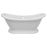 Freistehende Badewanne als Blickfang für ein klassisches Bad