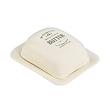 MATERIAL: Die Butterglocke ist aus Keramik in Vintage Weiß. Jedes Teil ist exklusiv für Butlers gefertigt und trägt ein typisch englisches Dekor. GRÖßE: Unterteil: Breite 17 x Tiefe 14,5 x Höhe 7,5 cm, Deckel: Länge 15,5 x Breite 12,5 x Höhe 7,5 cm.