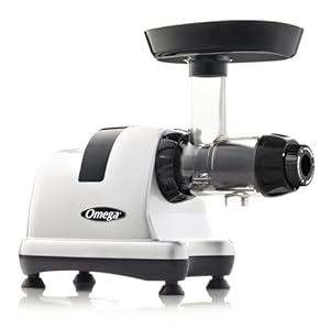 Omega MM900HDS Medical Medium Slow Masticating Celery Juicer High Juice Yield Adjustable Dial, 200-Watt, Silver