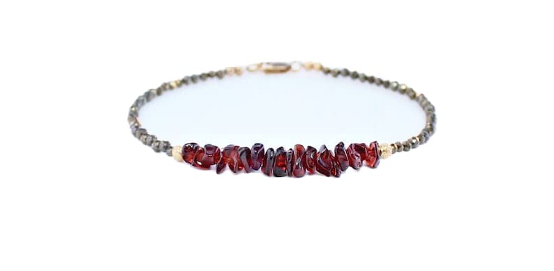 Bracelet grenat et pyrite en pierres naturelles, le cadeau mixte idéal avec fermoir or