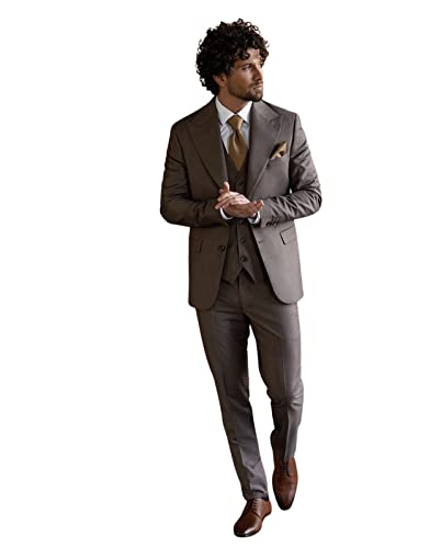Smoking trois pièces d'homme à revers en pointe idéal pour un dîner quotidien chic
