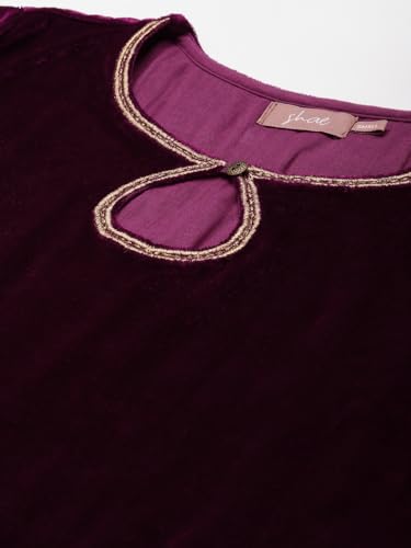 Image of Women's Velvet Hem Zari Embroidered Kurta