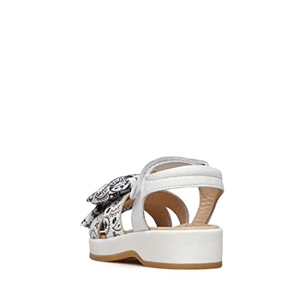 Naturino GIDE-sandaal van leer met bandana-print