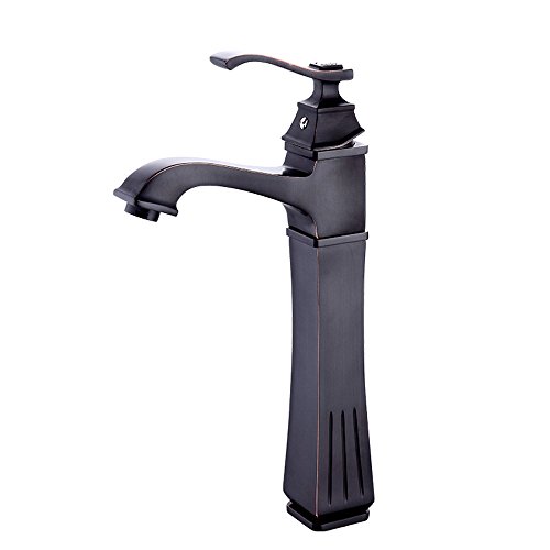 Mitigeur rétro noir pour sublimer une salle de bain méditerranéenne