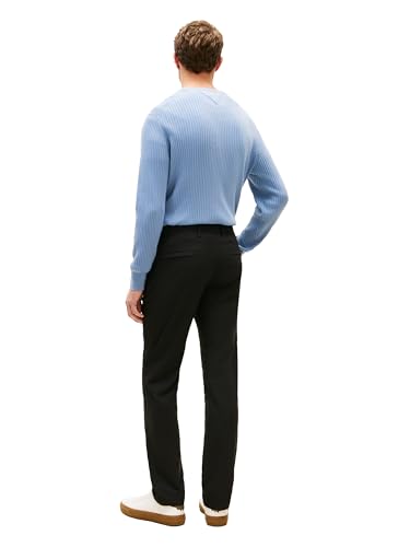 Image of Tommy Hilfiger Men's Casual Moisture Wicking Wrinkle Resistant Stretch Performance Pants in Straight Fit