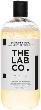 The Lab Co. Cashmere and Wool Laundry Wash 500ml. Non-Bio washing detergent for woollens to be use in your washing machine or handwashing. Scented with Cinnamon, Myrrh and Cedarwood. Up to 32 washes.