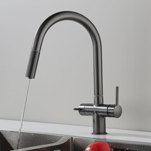 Robinet trois en un pour purifier l'eau du bassin de lavage en cuisine moderne