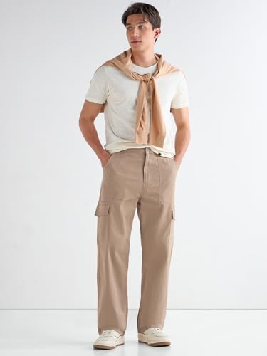Image of Bewakoof Men's Straight Fit Mid Rise Pants