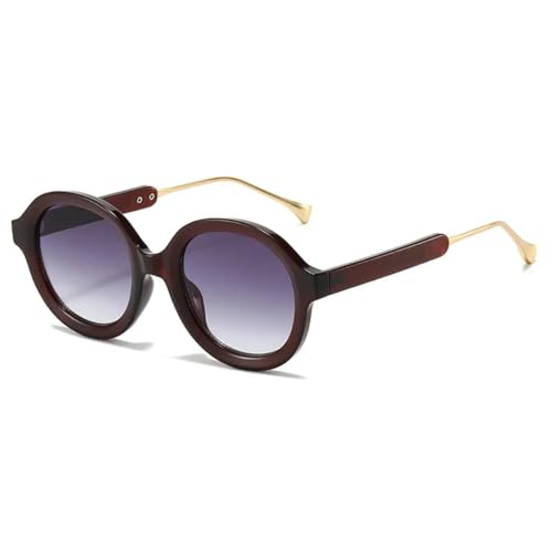 Lunettes de soleil rondes punk pour adopter un look urbain branché en terrasse