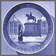 1954 Royal Copenhagen Christmas Plate - Amilienborg Palace