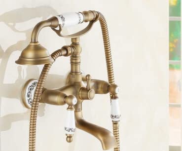 Robinet mitigeur de baignoire mural avec douchette pour un bain relaxant