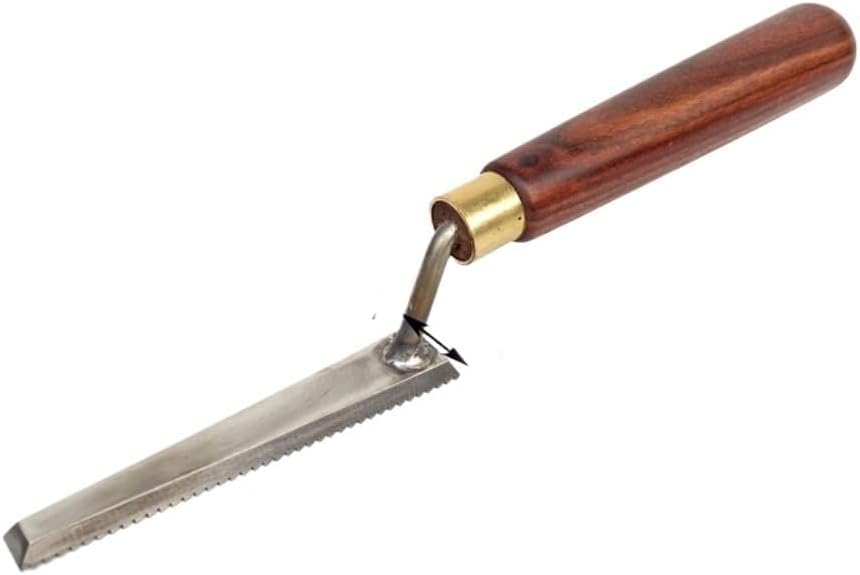 Lime à bois en acier W4 avec manche en santal pour façonner le bois avec précision