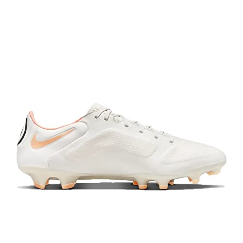 How to Choose Best Football Boots for Wide Feet?