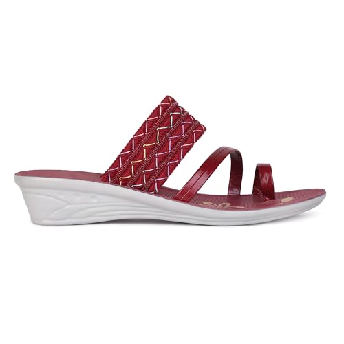 Image of Women Stylish & Comfortable Sandals | Lightweight Cushioned Footbed | Anti-Slip Sole, Casual Footwear