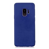 Con orificios de puerto de corte de precisión y moldes de botones prácticos, puede tener acceso fácilmente a todas las funciones de su Phone.