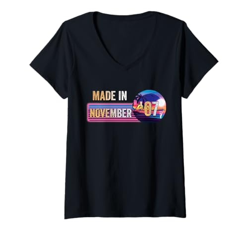 Femme Fabriqué en Novembre 2007 Awesome Since 2007 Anniversaire Vintage T-Shirt avec Col en V