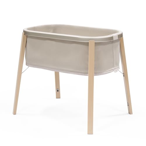 Stokke Minicuna Snoozi, Sandy Beige - Crece con los bebés Desde el Nacimiento hasta los 9 Meses - Diseño portátil y liviano - Incluye colchón Firme