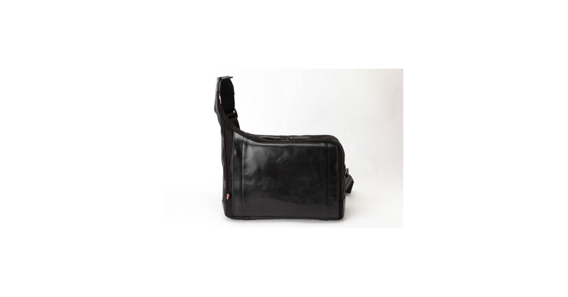 ARTISAN&ARTIST 　ボディバッグ型カメラバッグ Amazon.co.jp: ARTISAN&ARTIST アルティザン&アーティスト