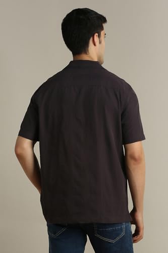 Image of Peter England Men's Casual Half Sleeve Resort Collar Shirt in 100% Cotton Seersucker with Striped Design
