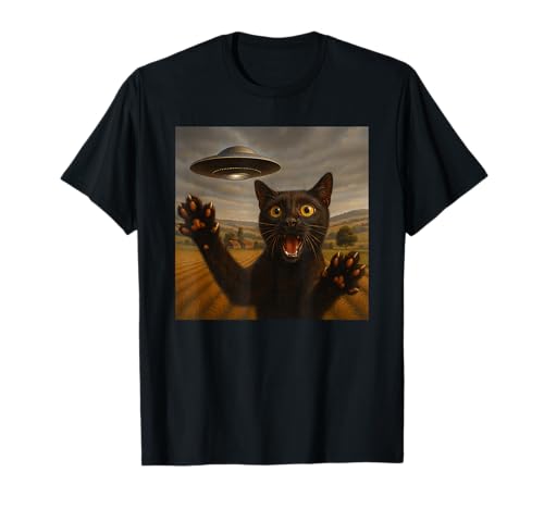 Cat UFO Selfie with Funny Alien Invasion Pet Lover Novelty T-Shirt