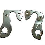 Funcionalidad óptima: este soporte de colgador de desviador de bicicleta es un accesorio esencial que ayuda a mantener el funcionamiento suave de los engranajes de tu bicicleta. Proporciona un punto de fijación seguro y fiable para el desviador, lo que permite un cambio de marcha sin problemas.