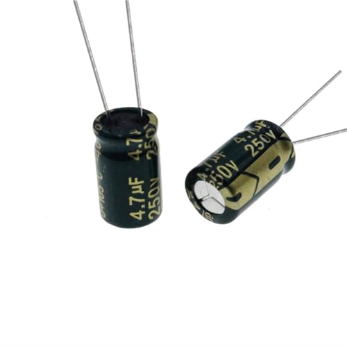 Condensateur 4.7uf 250v pour réparer le sifflement d'une alimentation électrique défectueuse