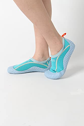 フィンを装着したままでも使用可能なマリンシューズ