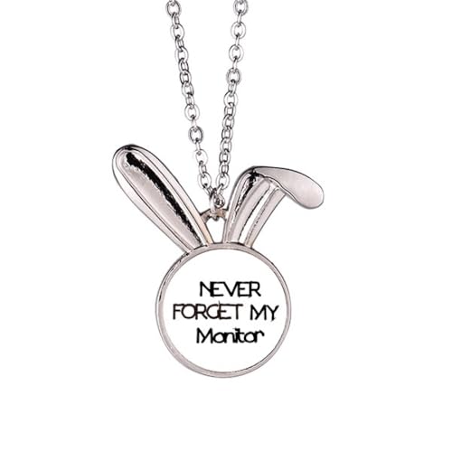 Collier avec pendentif lapin à porter pour votre cérémonie de remise de diplôme