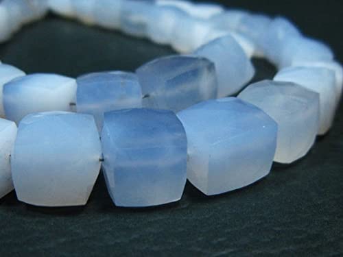Calcédoine bleue naturelle en perles cubes pour créer un bracelet bohème chic