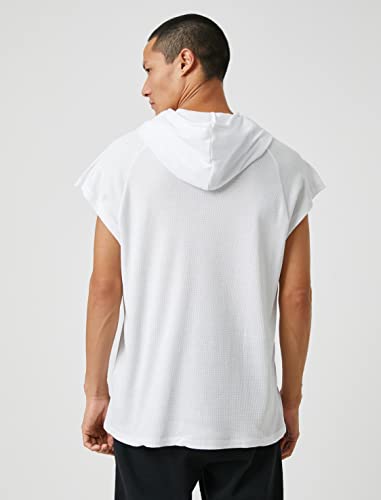 Camiseta con capucha hombre Koton look urbano casual con eslogan impreso 3