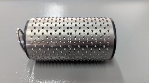 QUALITÀ PROFESSIONALE E STANDARD OEM: Rullo grattugia realizzato con tolleranze meccaniche di precisione per garantire un incastro perfetto. Progettato secondo gli standard dei componenti di primo montaggio, assicura prestazioni identiche all'originale per uso domestico intensivo e professionale.