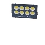 2. **Options de couleurs polyvalentes**: Choisissez entre le blanc chaud (2700-3500K) et le blanc froid (5500-6000K) for créer l'ambiance de votre espace avec ce projecteur LED polyvalent.