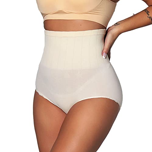Culottes bout à bout contre le ventre gonflé sous les vêtements