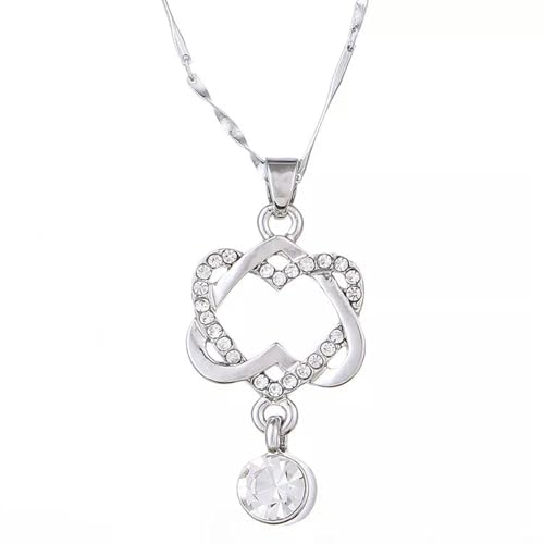Pendentif cœur brillant sur collier plaqué d'une finition haute joaillerie