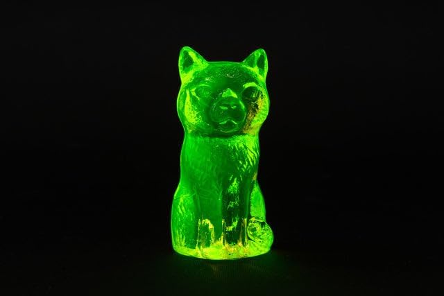 Vajilla de vidrio de uranio (Glow Under UV) - Statuette - Cat, República Checa (Glossy)