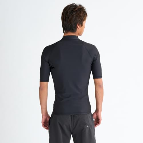 QUIKSILVER UPF50+ハイネック半袖ラッシュガード