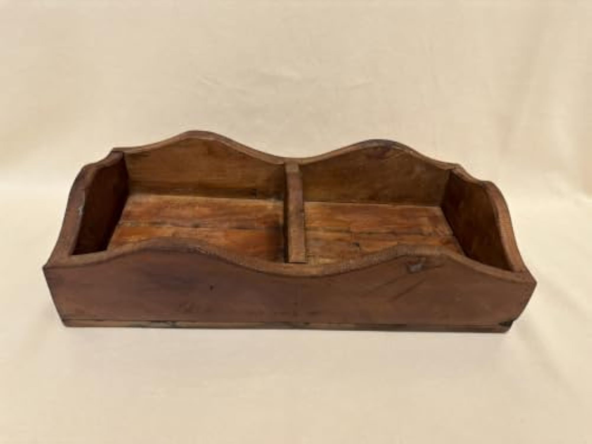 Scalloped 2-Compartment Decorative Tray