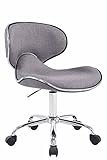 APROVECHA ESPACIO: Gracias al práctico diseño la silla de estudio es de uso flexible y se adapta de forma ideal a pequeñas estancias.