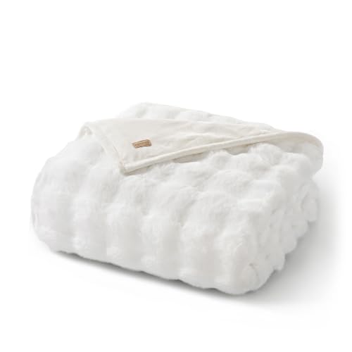EverGrace Faux Rabbit Fur Bubble Throw Blanket, 60"x80", Bright White by EverGrace - Used condition - Image 9